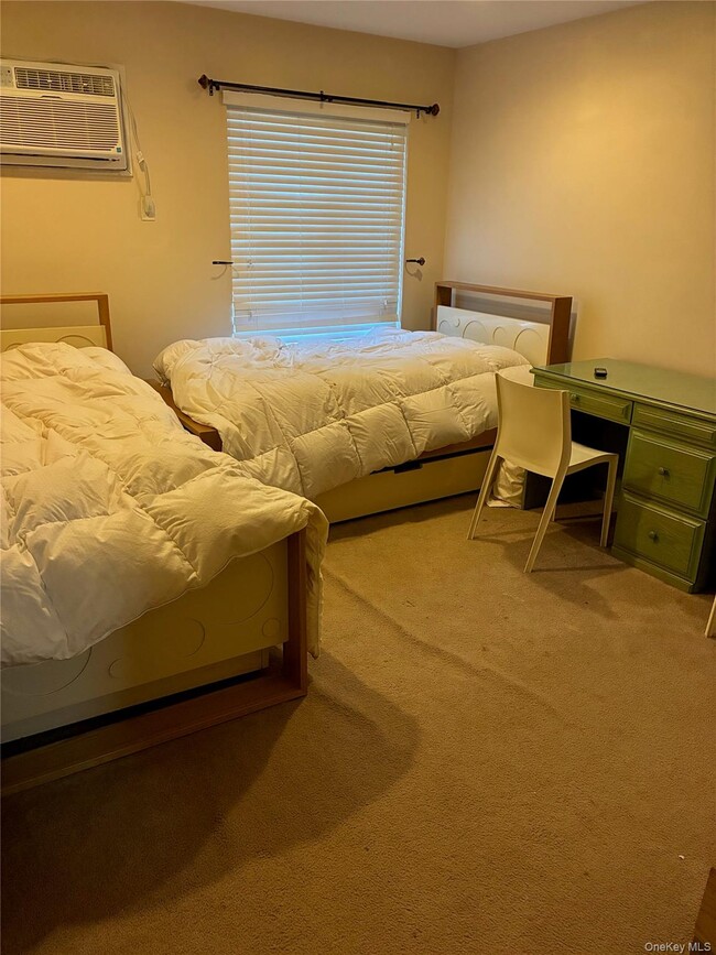 Building Photo - 55 Country Club Ln