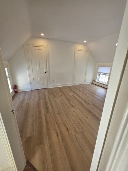 Building Photo - 21 Cleaves St