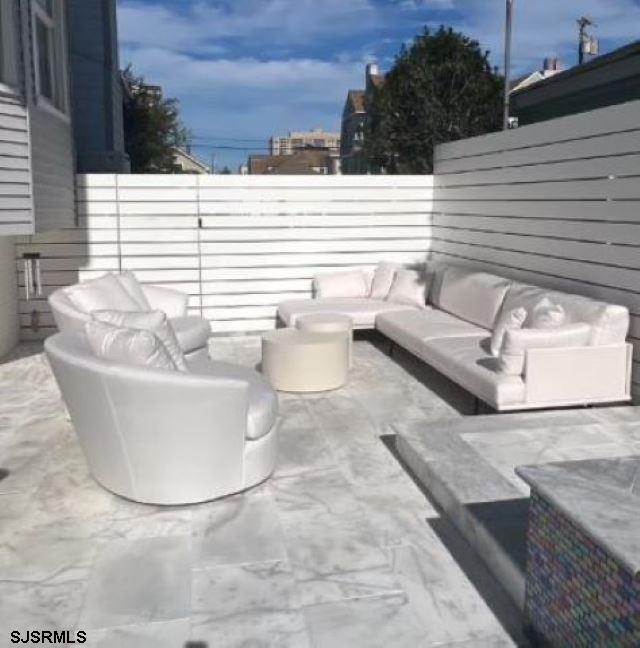 Building Photo - 16 S Somerset Ave