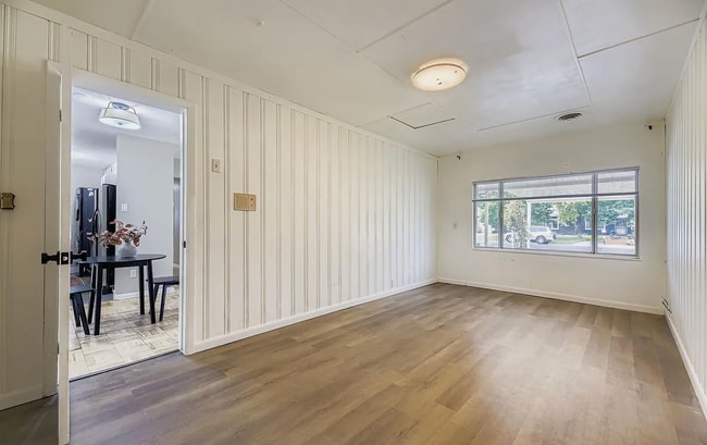 Building Photo - 3040 S Forest St