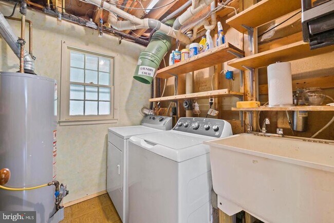 Building Photo - 13501 Kelmont Ct