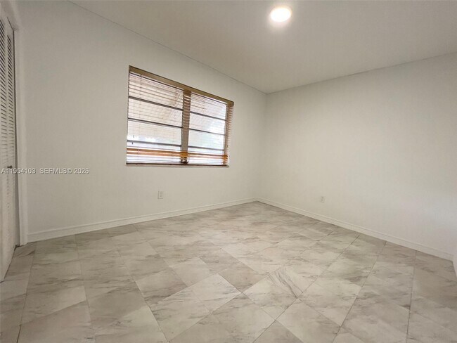 Building Photo - 6295 SW 33rd St