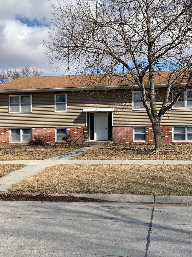 Upper 2 bedroom