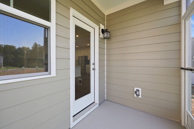 Building Photo - 219 Deercroft Dr