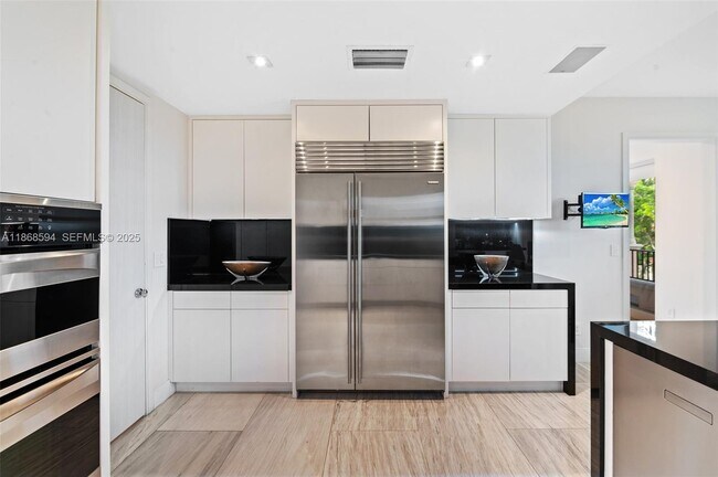 Building Photo - 13633 Deering Bay Dr