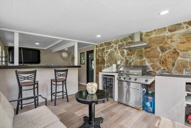 Building Photo - 3-Bedroom Punta Gorda Retreat with Marble Finishes & Stylish Furnishings!"