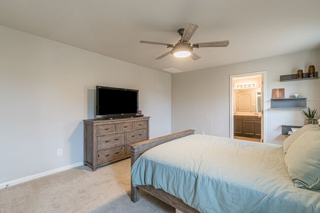 Building Photo - 2569 McCrae