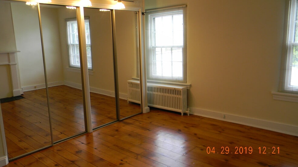 Bedroom - 311 N High St