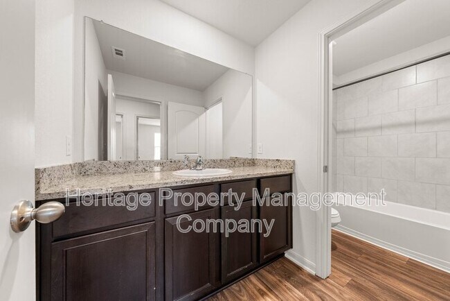 Building Photo - 11038 Chatham Ct
