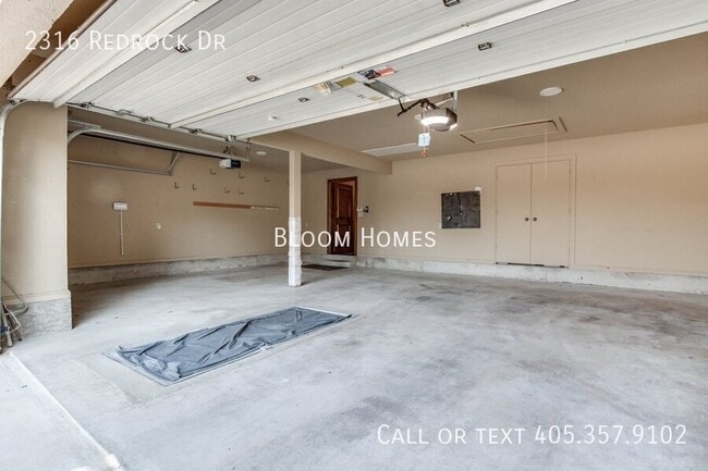 Building Photo - 2316 Redrock Dr