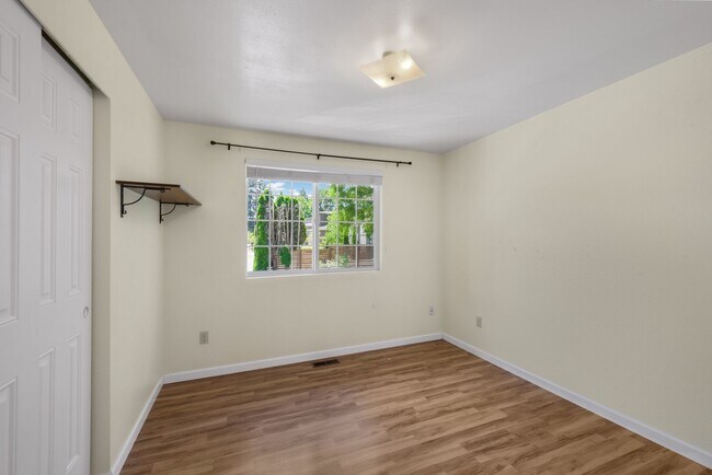 Building Photo - 4bd/2.5ba Kirkland Home