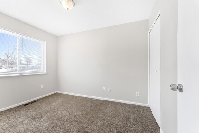 Building Photo - 15762 Isabelle St