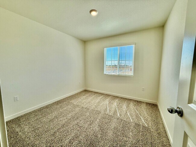 Building Photo - New home available now