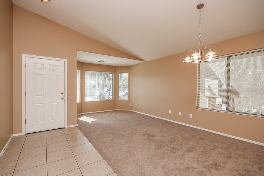 Building Photo - 7814 S 72nd Ln