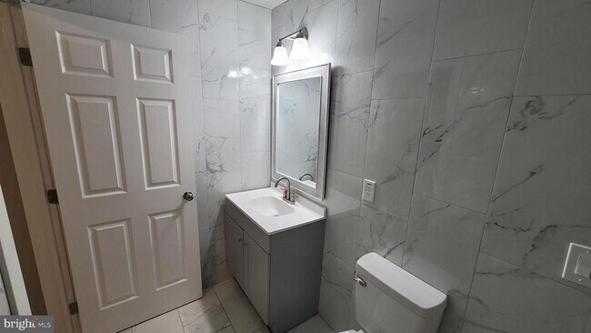 Building Photo - 1729 Centre Ave