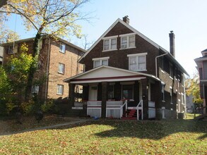 Building Photo - 323 E 18th Ave