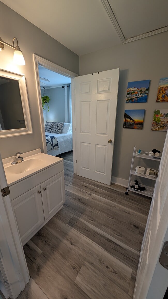 Building Photo - 619 S 14th St