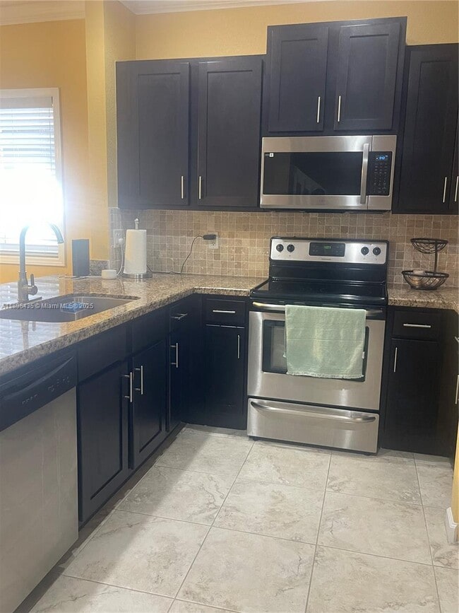 Primary Photo - 346 NE 47th Pl