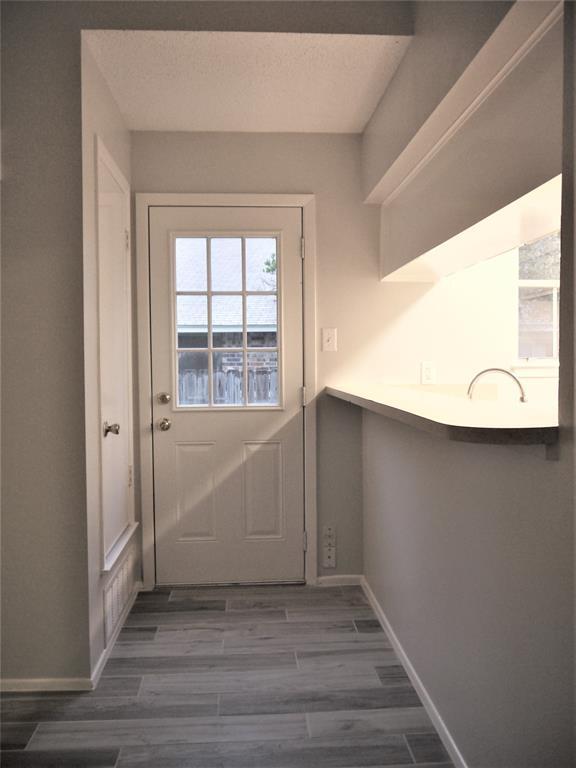 Building Photo - 12818 Tomanet Trail
