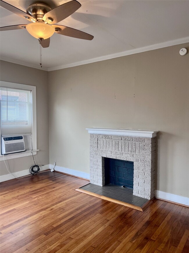 Building Photo - 320 W Polk St