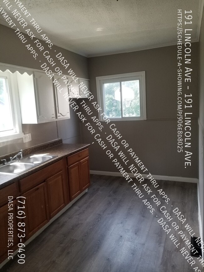 Building Photo - 191 Lincoln Ave