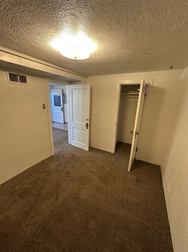 Building Photo - BBLB2224