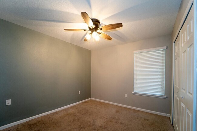 Building Photo - 415 Santorini Ct