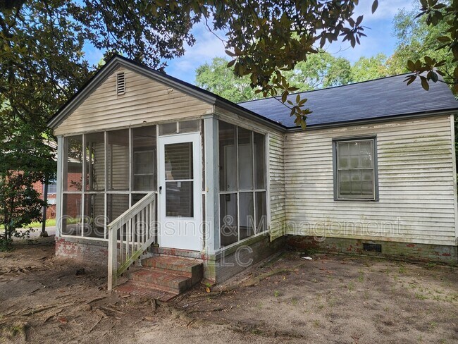 Building Photo - 427 Bernard Dr
