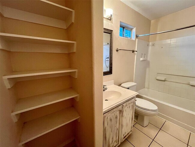 Building Photo - 5517 Rio Sabinas St