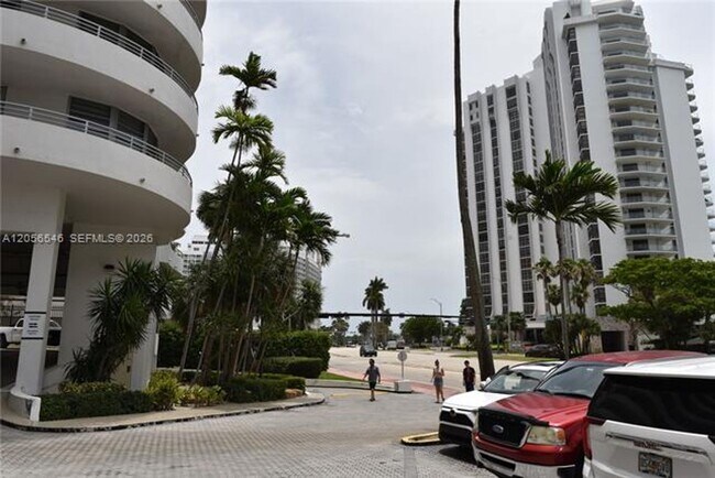 Building Photo - 5555 Collins Ave