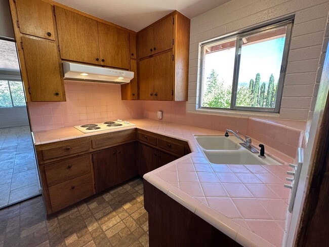 Building Photo - HOUSE - UPTOWN