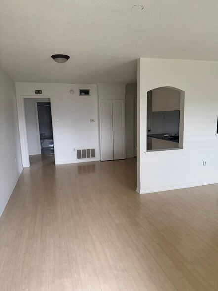 Building Photo - 4600 Parliament Dr