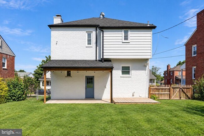 Building Photo - 4225 Cardwell Ave