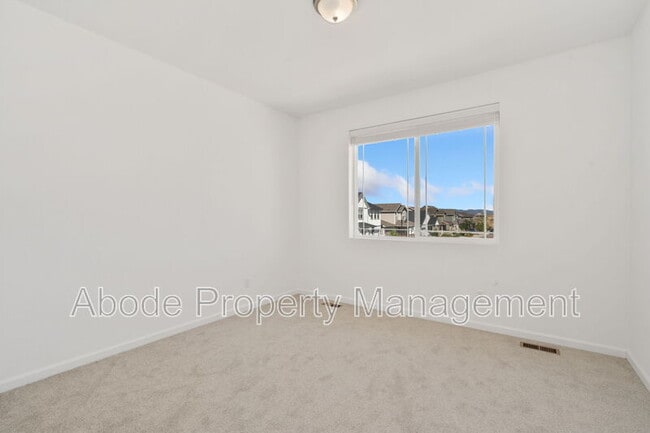 Building Photo - 2418 Cottongrass Ave