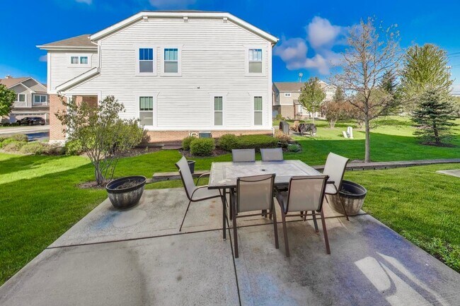 Building Photo - 2366 N Moseley Ct