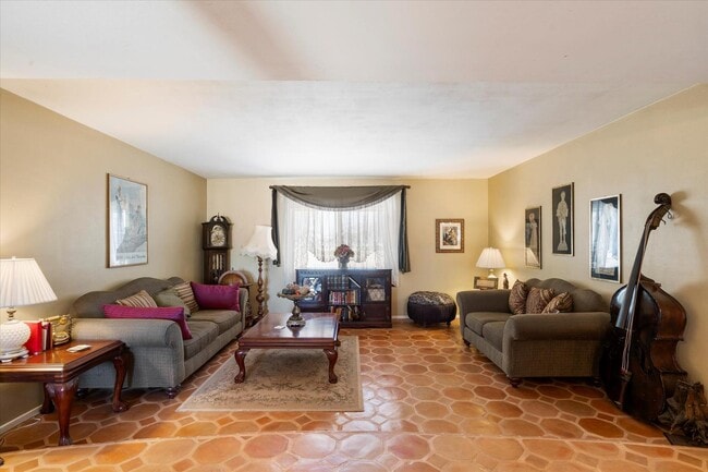 Building Photo - 23265 Vía Del Arroyo