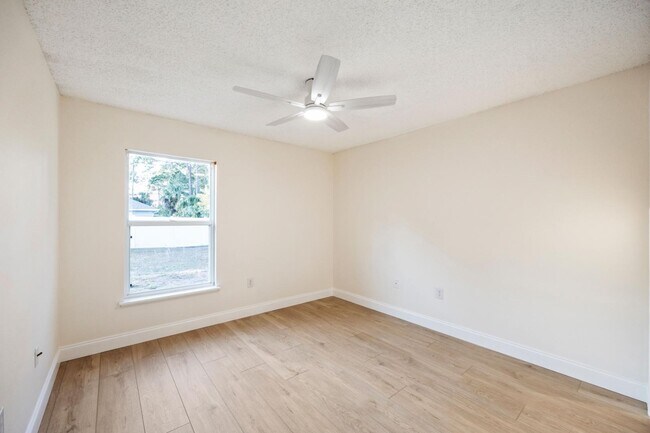Building Photo - 320 Wisteria Ave NW