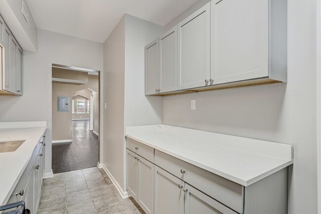 Building Photo - 6723 S Chappel Ave