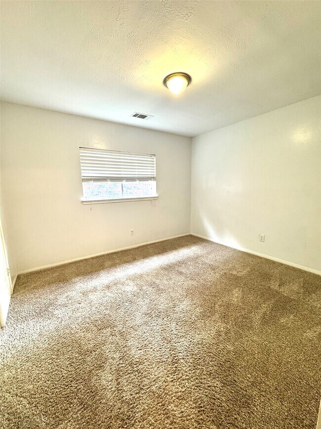 Building Photo - 3002 Summerfield Ridge Ct