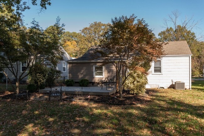 Building Photo - 2815 Irisdale Ave