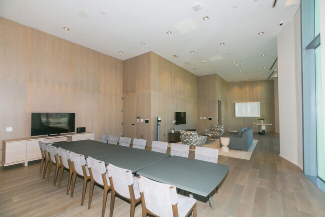 Building Photo - KOULA 2b2b1pkg Ready to Move In!