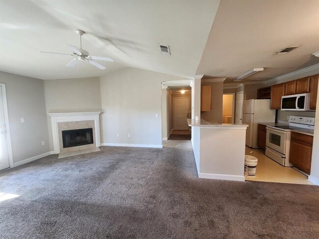 Building Photo - 18271 Bridle Club Dr