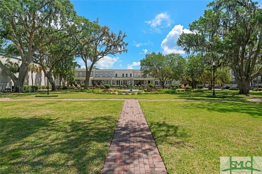 Building Photo - 49 Thatcher Ln