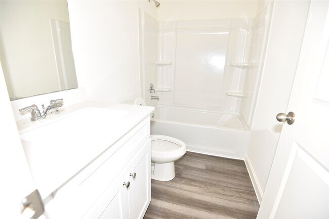 Building Photo - 21654 Cottage Ln