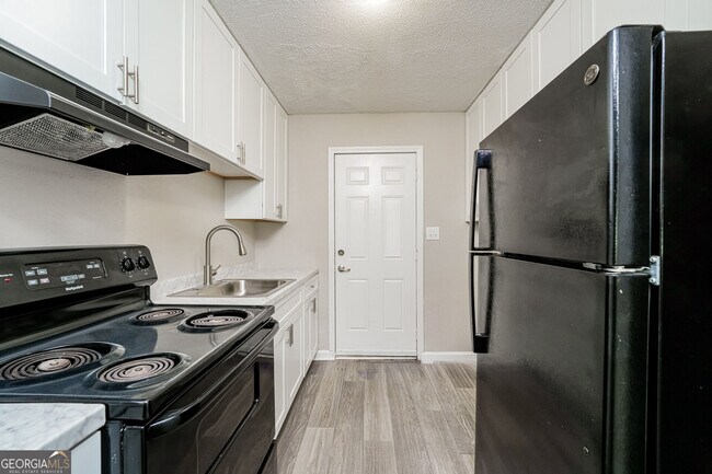 Building Photo - 165 Amethyst Dr
