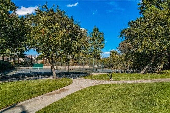 Building Photo - 15845 Rosehaven Ln