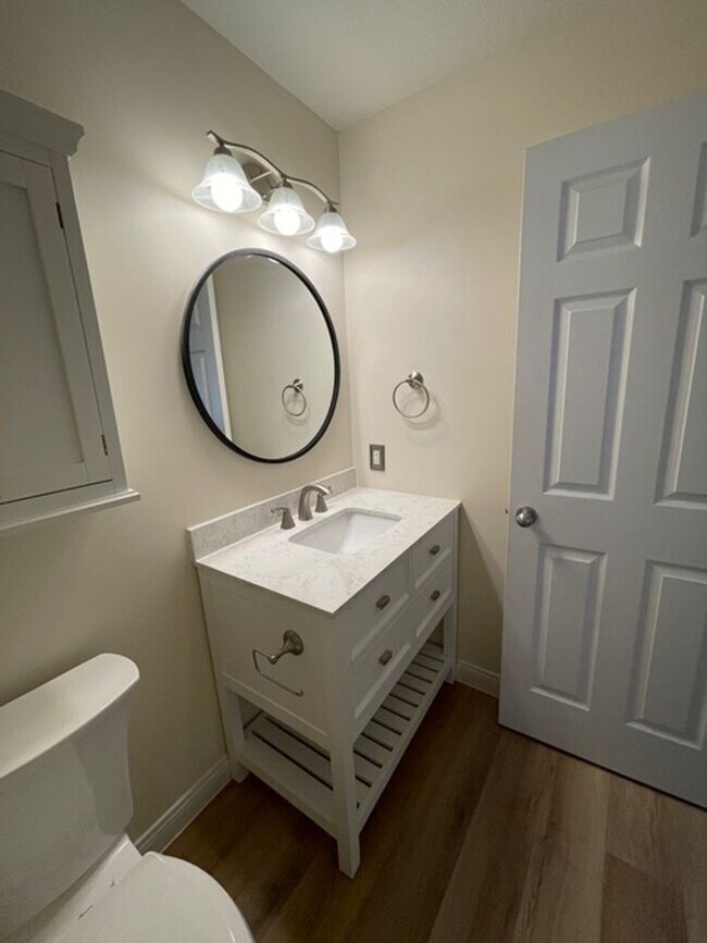 Building Photo - Spacious 3BR Home with Fenced Yard, 2-Car Garage & Great South Columbia Location