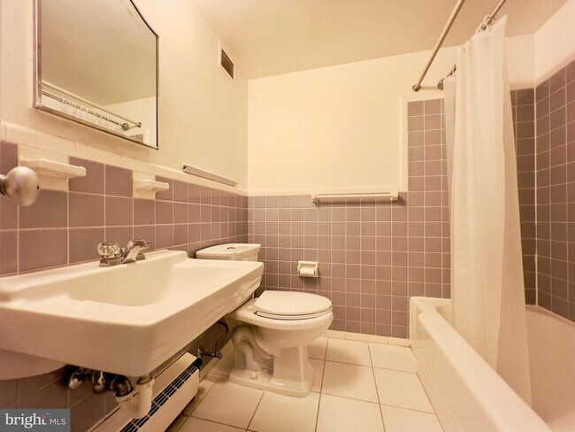 Building Photo - 4200 Cathedral Ave NW