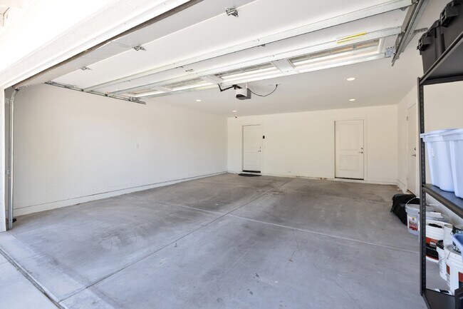 Building Photo - Beautifully furnished Arcadia Lite Rental Home!