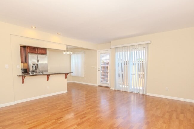 Building Photo - 5252 Balboa Arms Dr